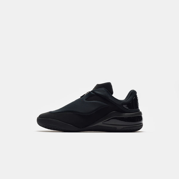 Shai 001 Ox Sneaker in Charm Black - Converse