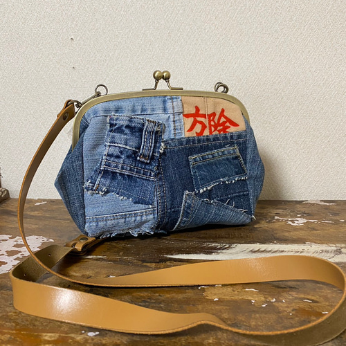 デニムリメイクちょっと大きめがま口財布「方除」これ1つでお出かけ