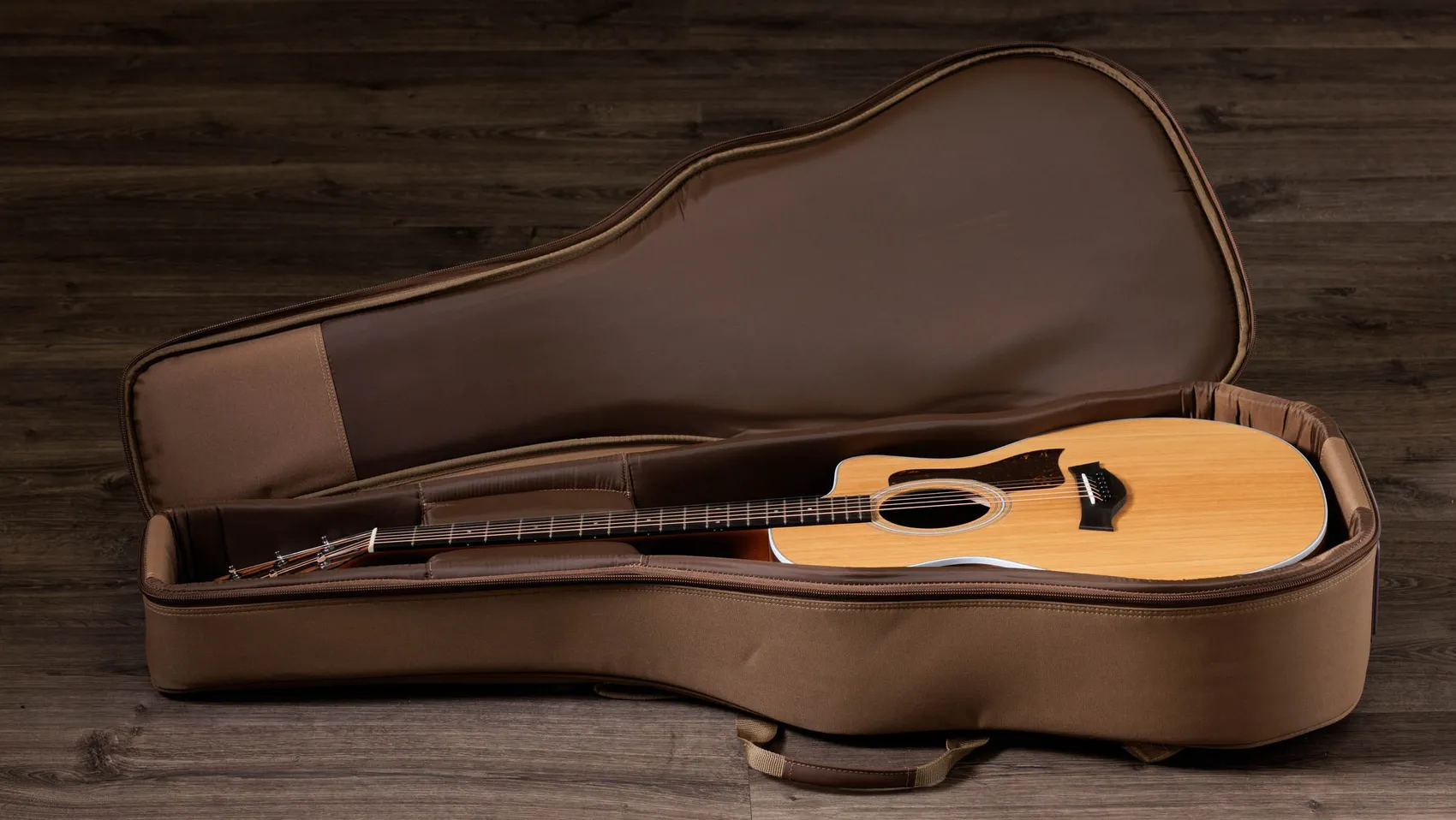 Taylor-214ce-2209073120-