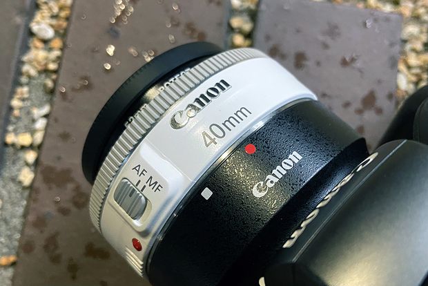 Canon EF40mm F2.8 STM White. I took night snap shot using pancake