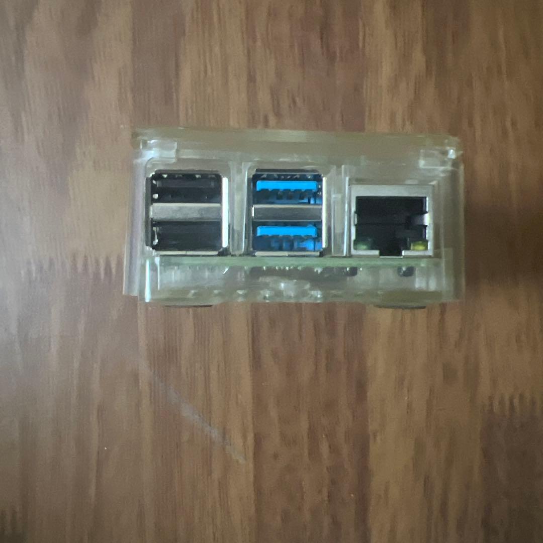 名刺サイズのコンピューター ラズパイ4