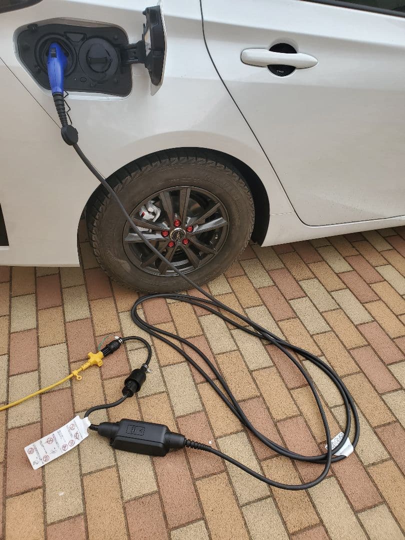 ☆実績多数 充電変換ケーブル 200V→100V 3P→2P プリウス PHEV - メルカリ