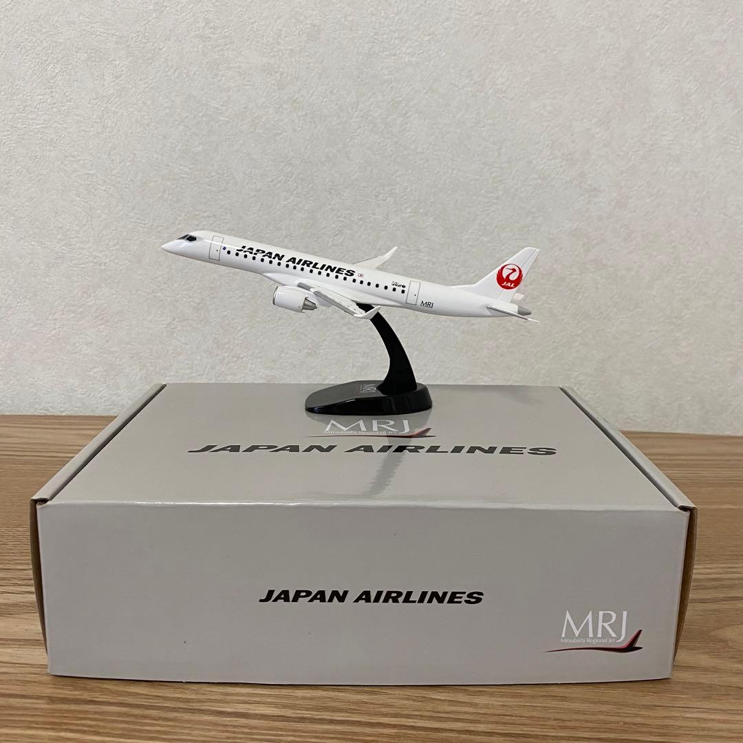 JAPAN AIRLINES MRJ モデル航空機 1/200 スタンド付き Amazon | ジャルックス 1/200 777-300ER JAPAN AIRLINES JA738J 完成品