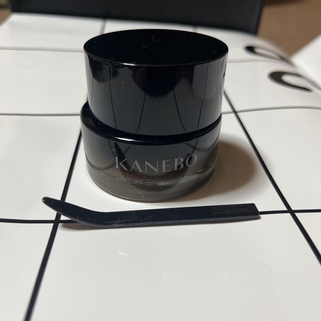 KANEBO ライブリースキンウェアII 240 KANEBO / ライブリースキン ウェアII 240 Linenの公式商品情報｜美容
